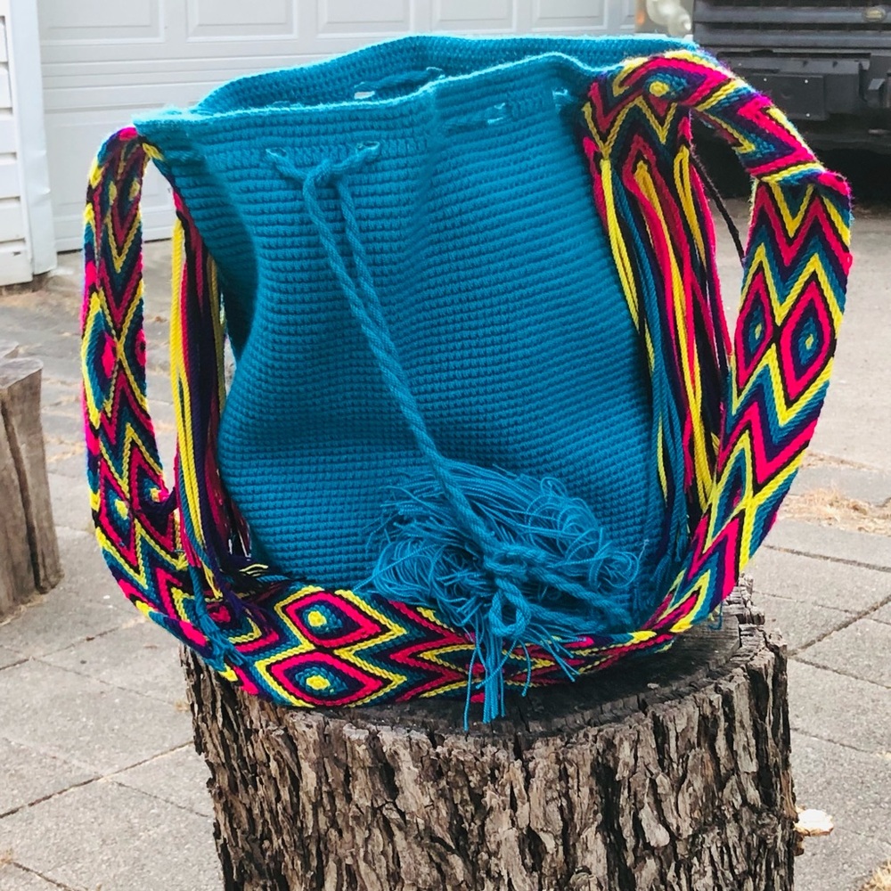Handwoven Colombia Waayu Bag with Multicolor Strap